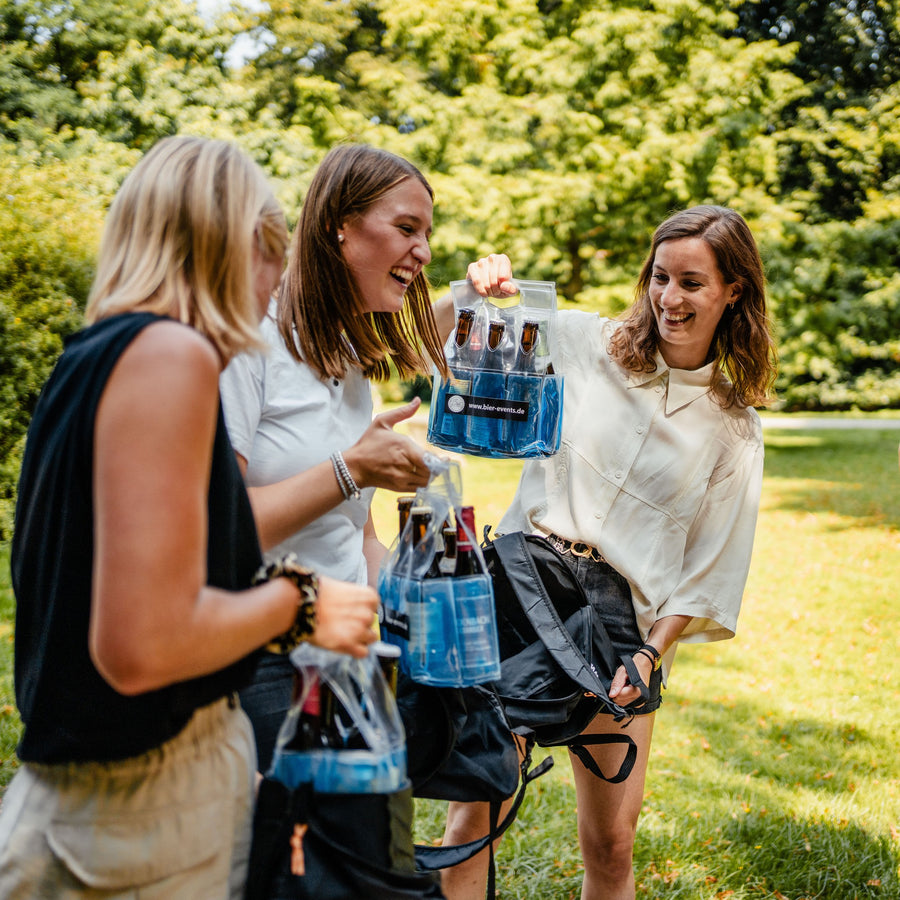 Rallye Bière Team 3 in Belgien: vrienden met bier in het park als productfoto voor een BierTour.